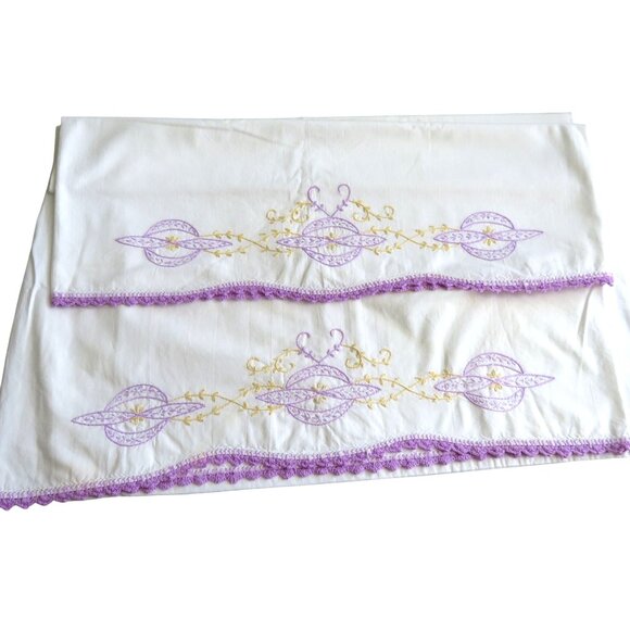 Vintage 70s Hand-Embroidered Standard Pillowcases 2 Lavender Crochet Trim Floral - Picture 3 of 7